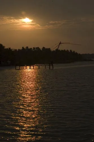 Západ slnka  nad "čínskou" sieťou (Backwaters)