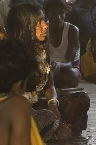 Žena so spálenými nohami. (Bhubaneswar)