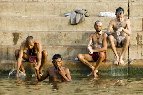Chlapská chvíľka. (Varanasi)