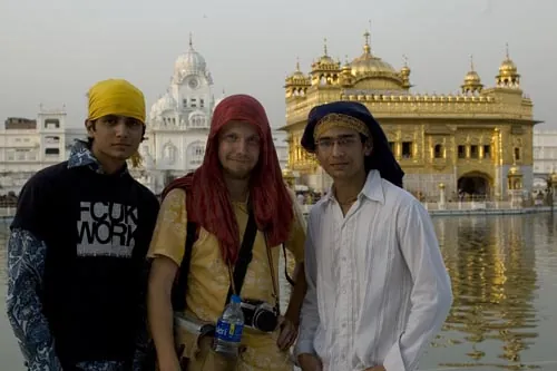 Dvaja údajní modeli z Dilí, ktorí nás chceli silou-mocou sprevádzať :) (Amritsar)